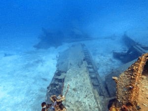 Wrecks mid-section